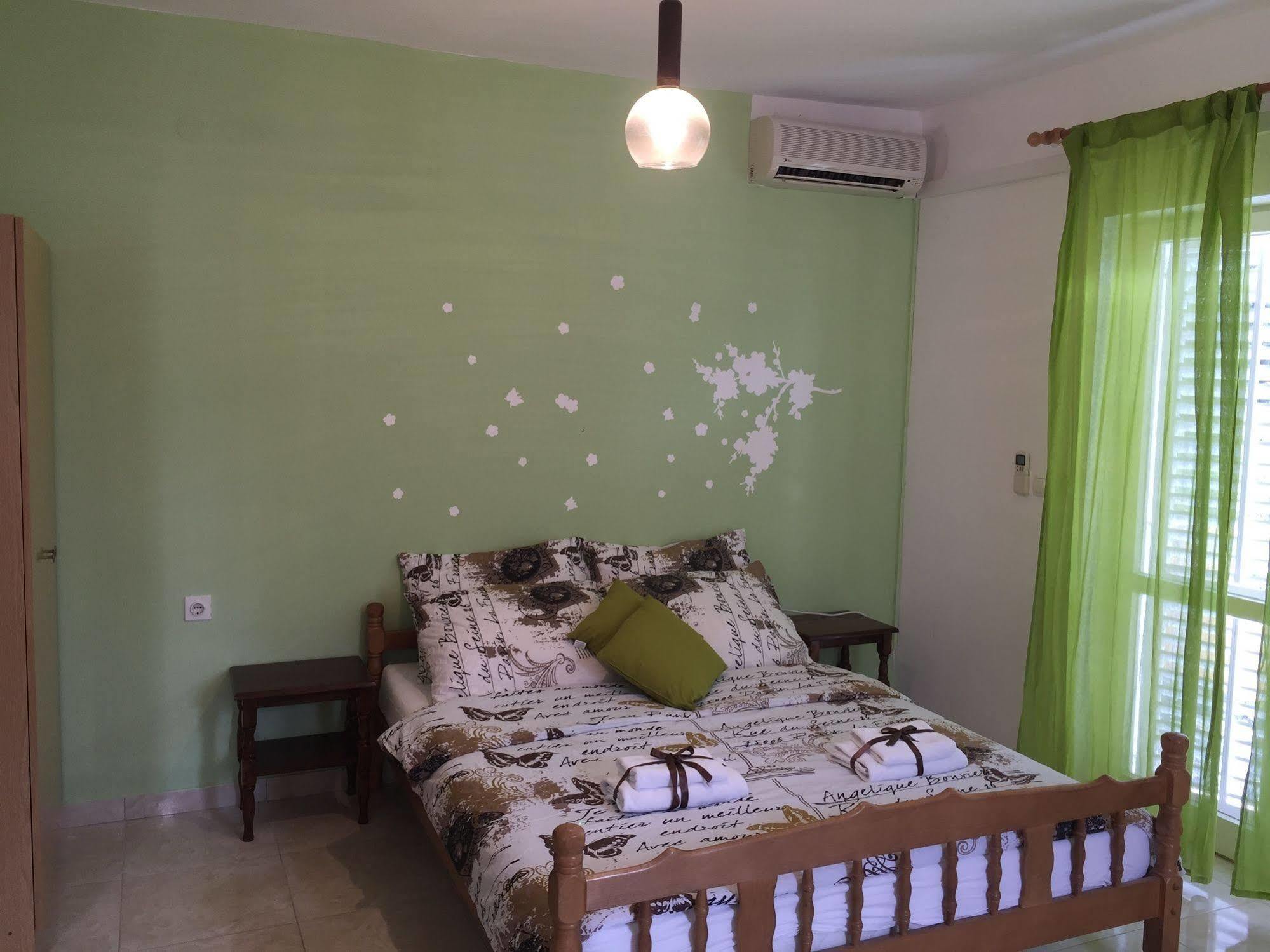 Apartments Ana & Ita Новаля Екстер'єр фото