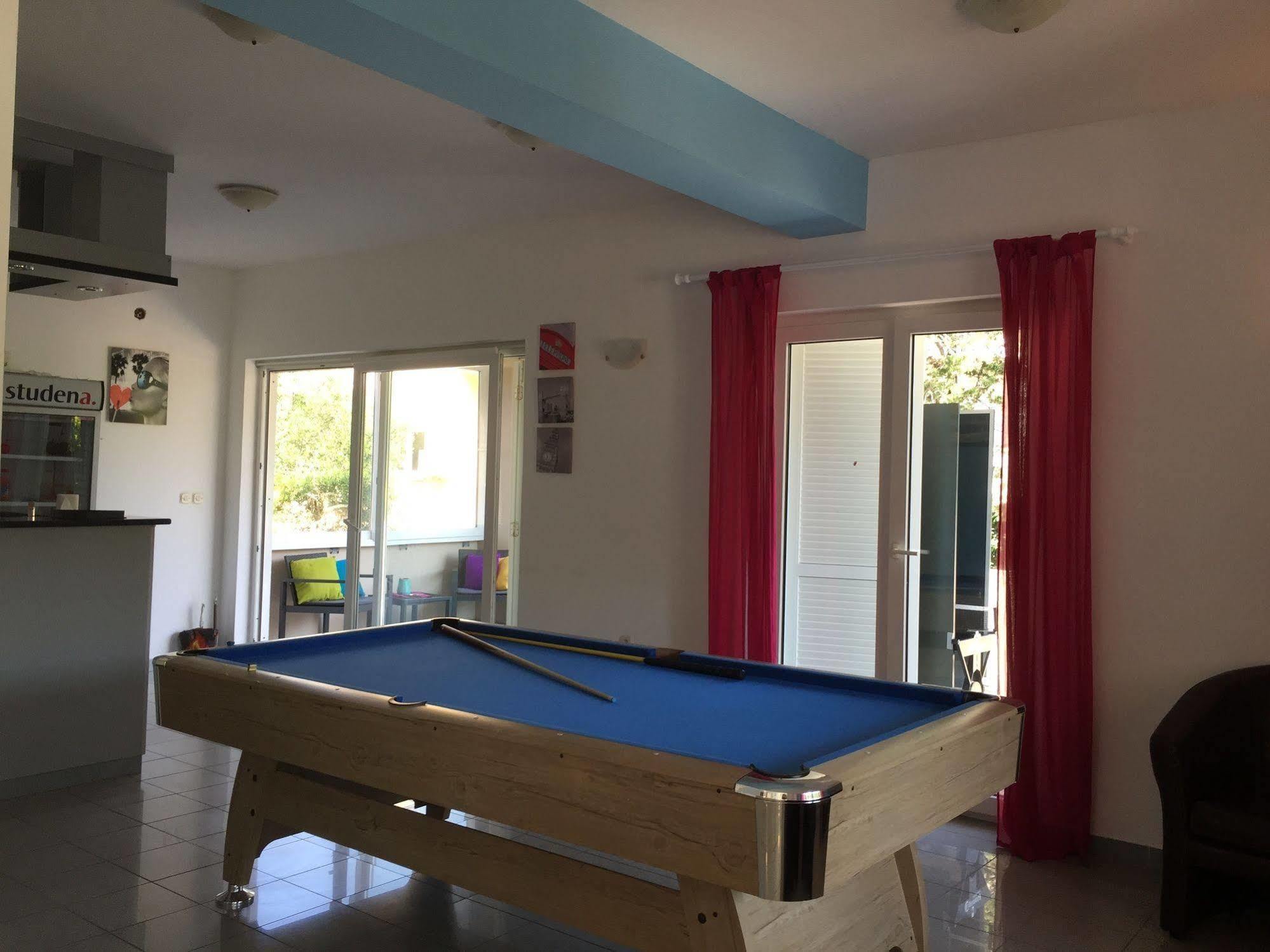 Apartments Ana & Ita Новаля Екстер'єр фото